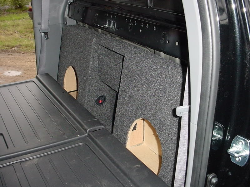 Load image into Gallery viewer, 05-15 Toyota Tacoma Double Cab 2-12&#39;&#39; Sub Box Carpeted
